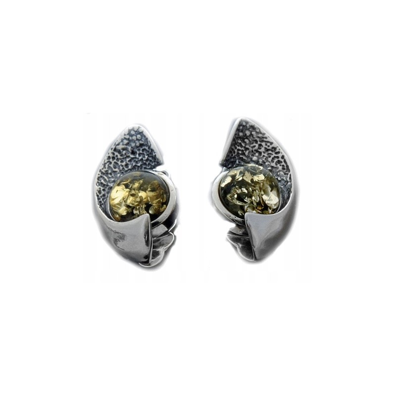 masywne-srebrne-klipsy-z-zielonym-bursztynem